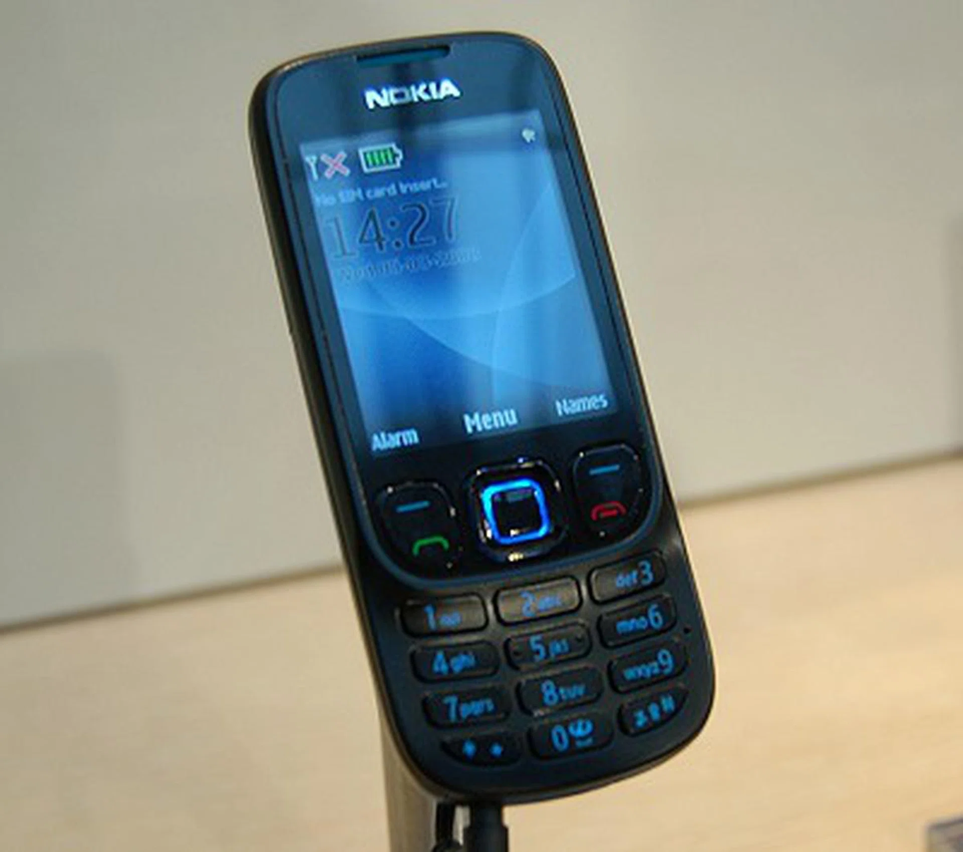  This is the more basic Nokia 6303 Classic. Has a 3.2MP camera with 8x digital zoom, Opera mini browser, 16.7-million color screen, Nokia media player, stereo radio and a 3.5mm audio jack.  