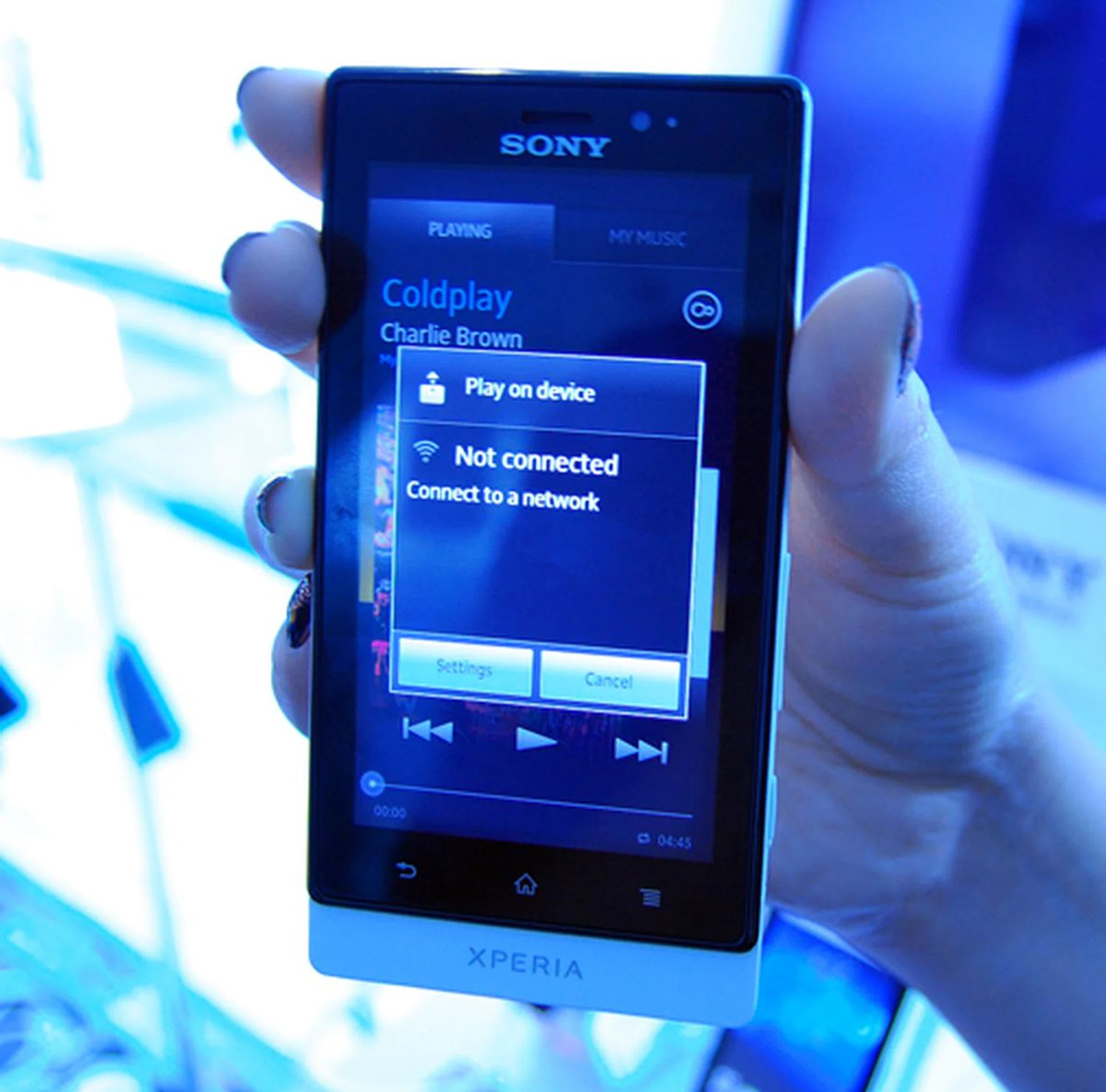 Here we can see how to "Throw" media from the Sola to other devices connected to the network. 