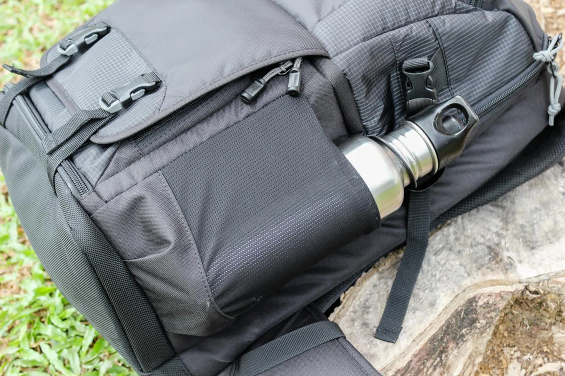 The side pocket held my water bottle fine. It even fit my massive Nalgene 0.95l bottle.