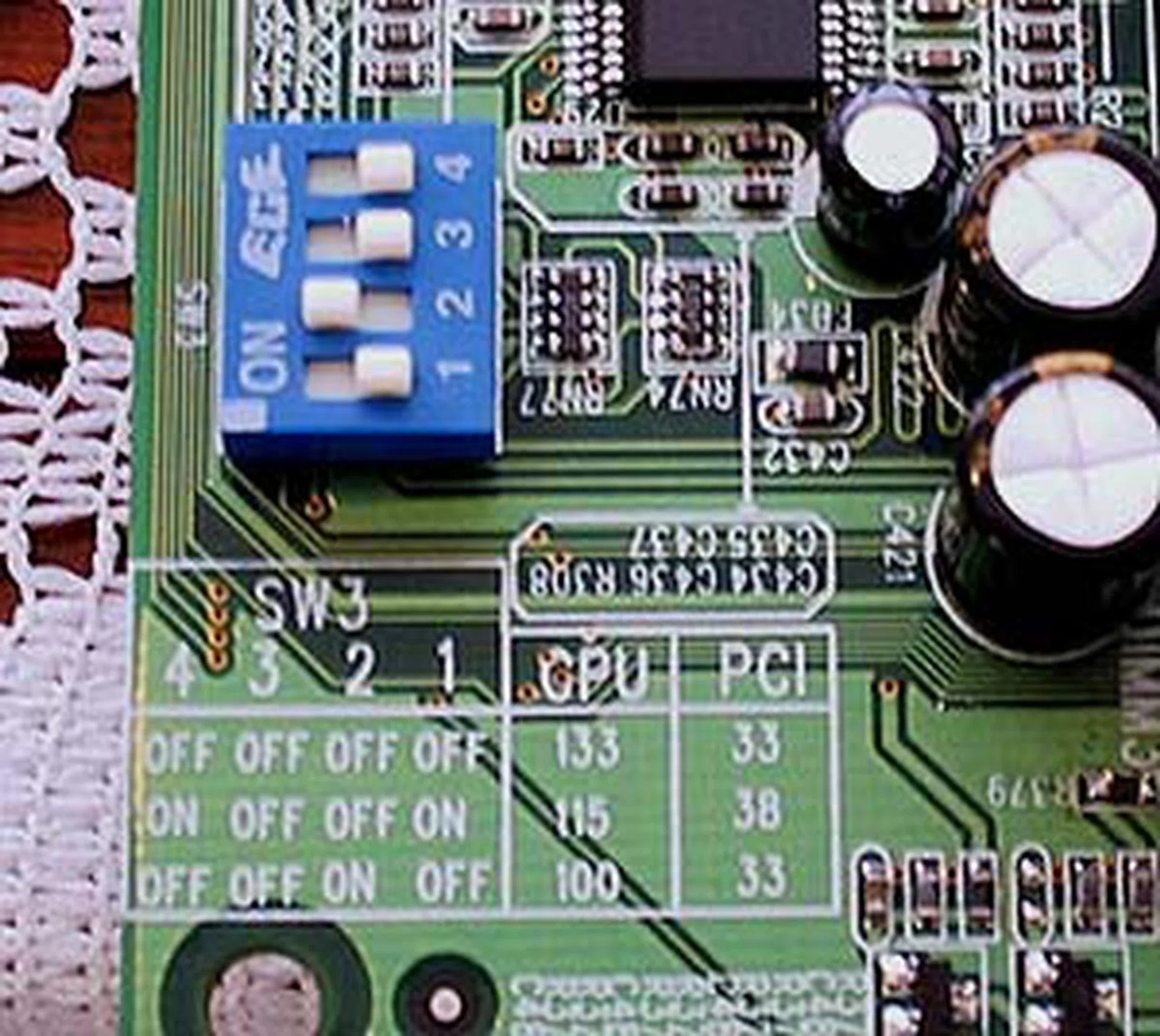 Oooh, there are some light overclocking features too. Heheh..
