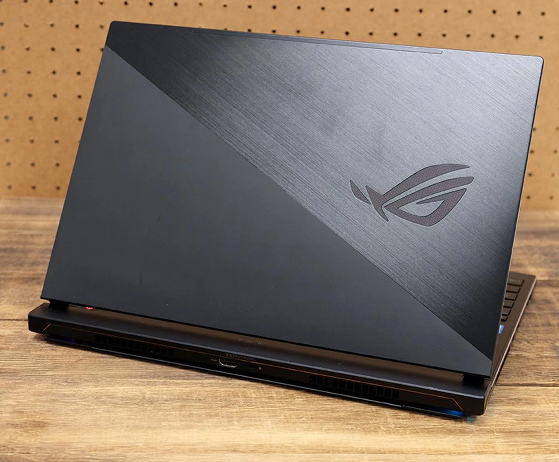 ASUS ROG Zephyrus S
