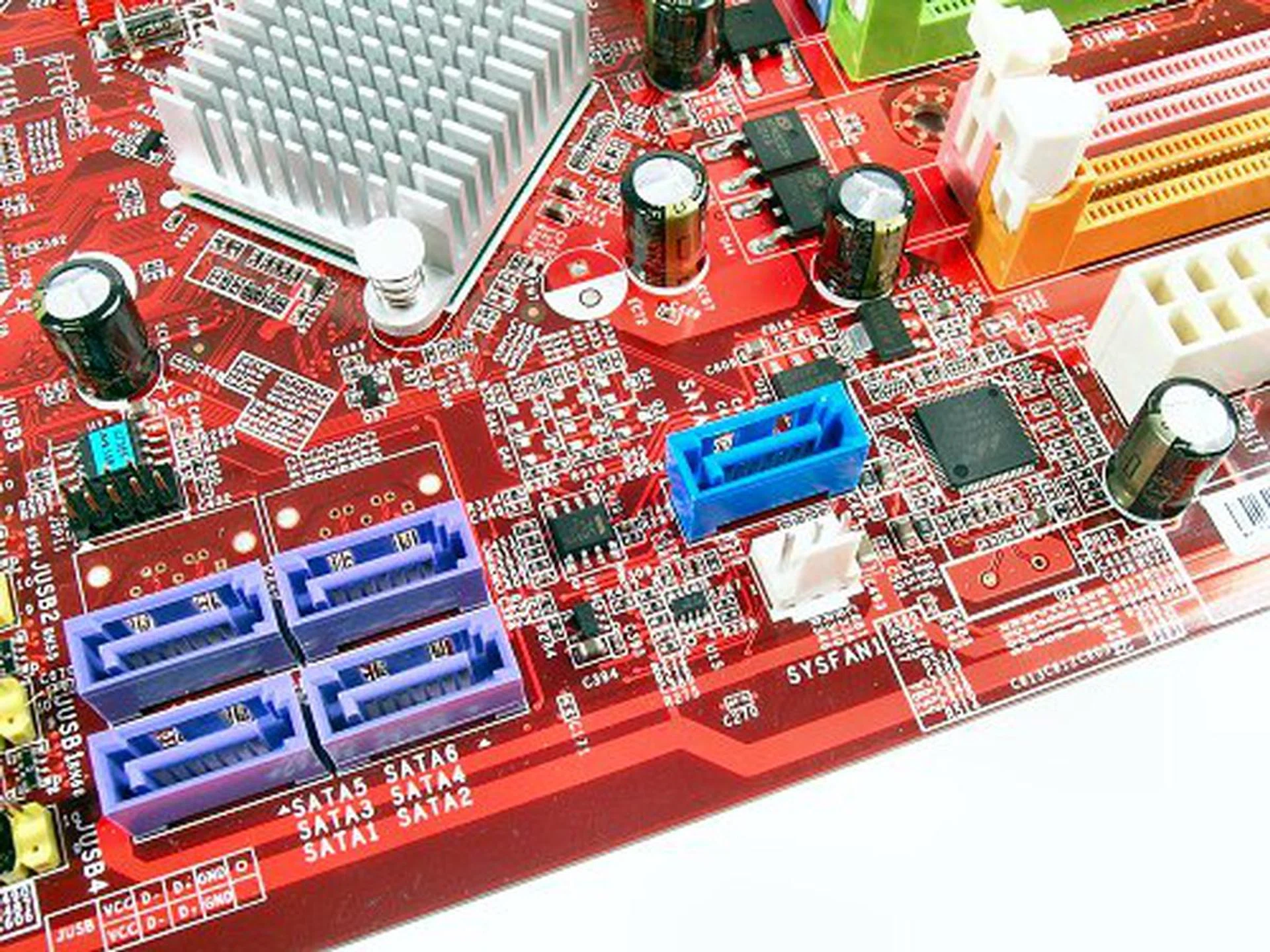 Only four SATA ports for the ICH9 Southbridge, though the board supports a full row of six in the ICH9R version.