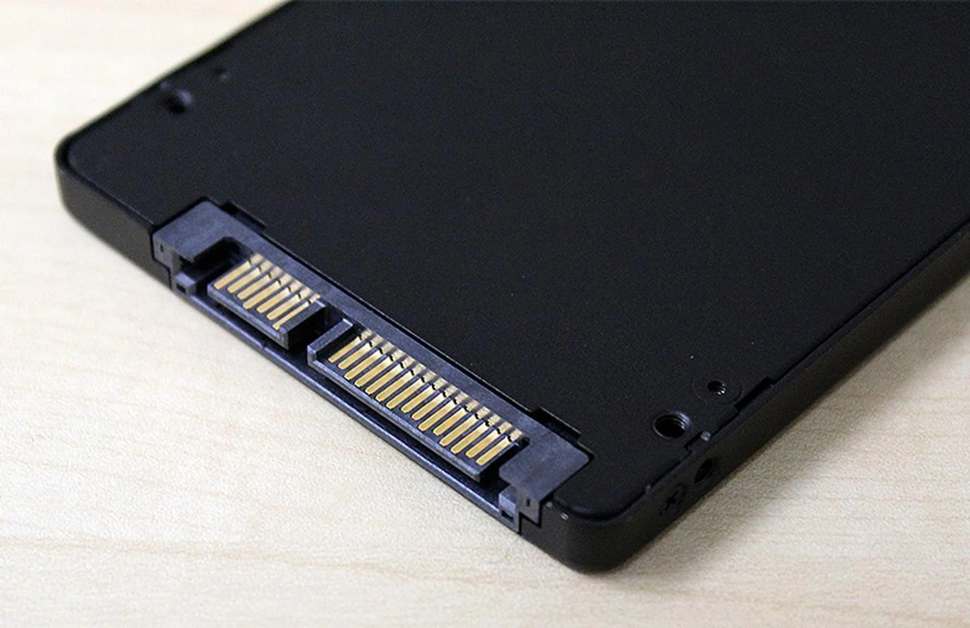 Like most 2.5-inch SSDs in the market today, the Silicon Power S80 uses a SATA 6Gbps interface.