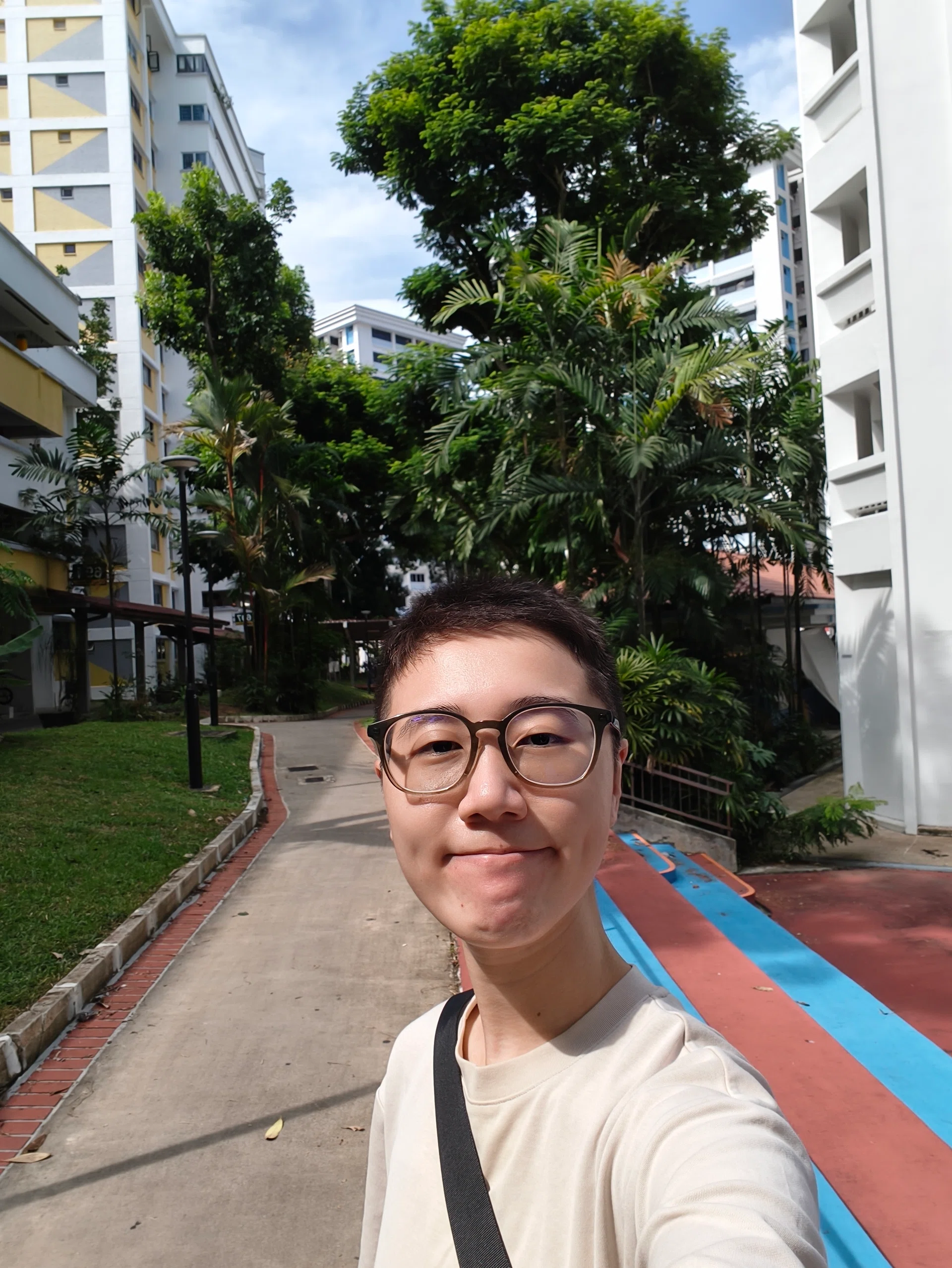 OPPO Find X8 Pro | Smoothens skin & background, colours not accurate