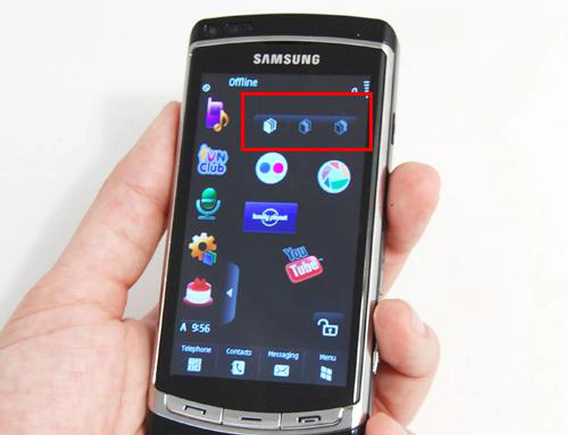 Make no mistake, this is the Symbian S60 V5.0 OS and not Samsung's proprietary OS, though we still have the TouchWIZ UI embedded on top. The only downside is the amount of steps required to access the other pages within the TouchWiz UI.