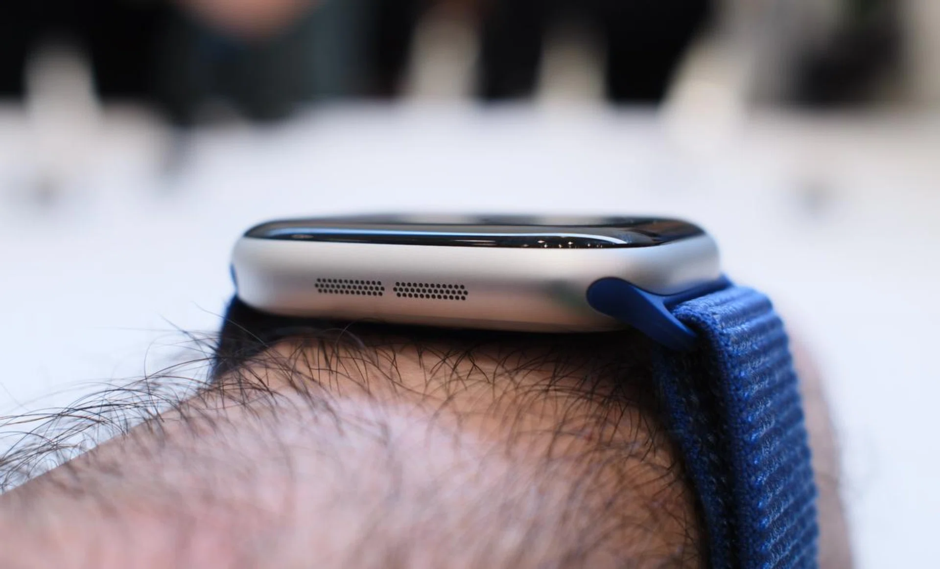 The new Series 10 are very noticeably thinner than Series 9. Both 42mm and 46mm models are just 9.7mm thick. Photo: HWZ