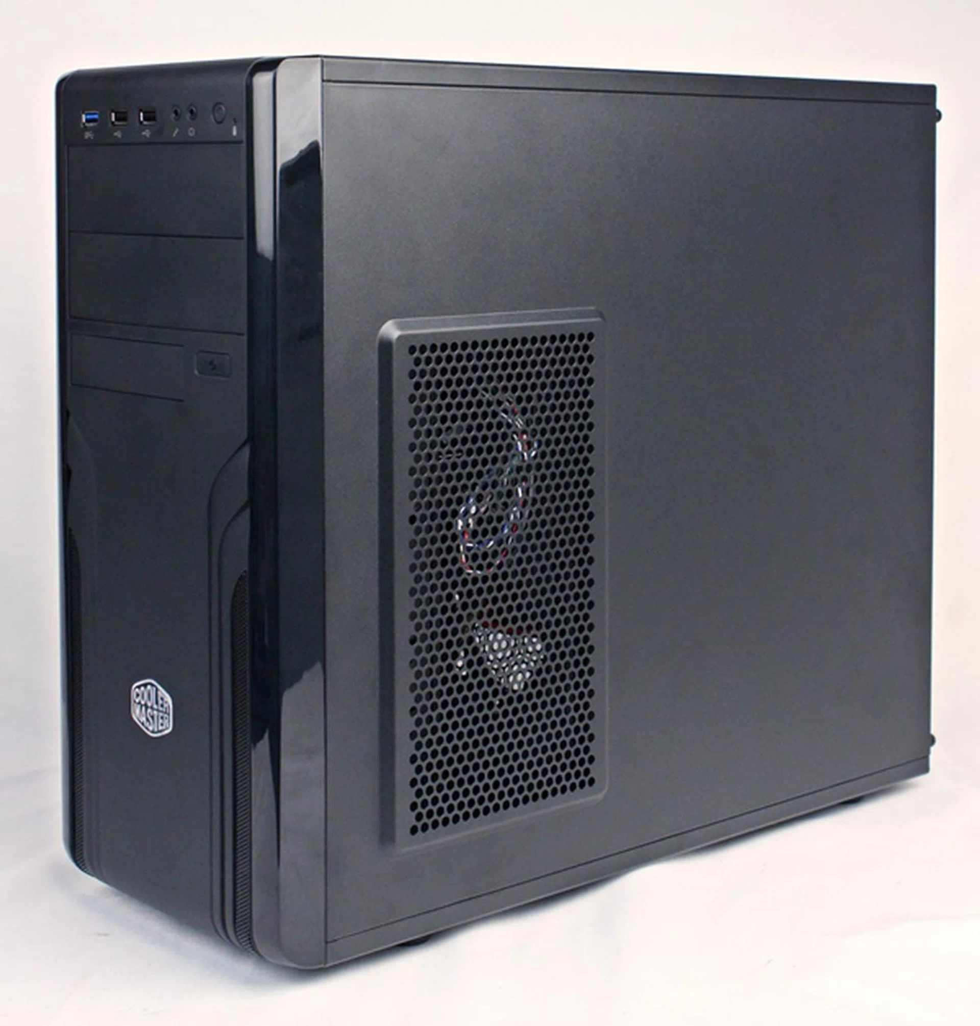The CM Force 500 is a reliable workhorse of a mid-tower casing; with its tool-free installation of both 3.5- and 5.25-inch drives as well as its numerous cooling options. Its attractive SRP of S$65 makes it enticing; however, only if one can overlook its shortcomings.