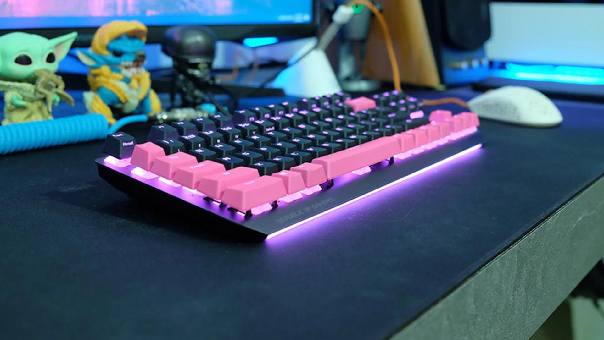 The RGB LEDs at the front add a nice underglow to the front of the keyboard. 