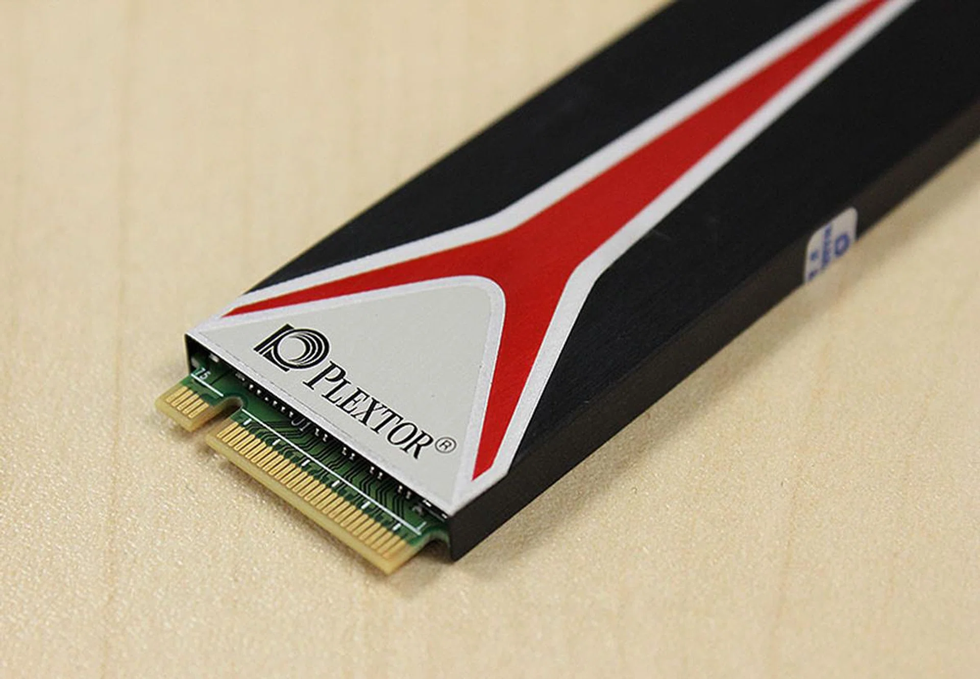The large heatshield helps keep operating temperature low. Plextor also sells a version without the heatshield for easy installation in notebooks.