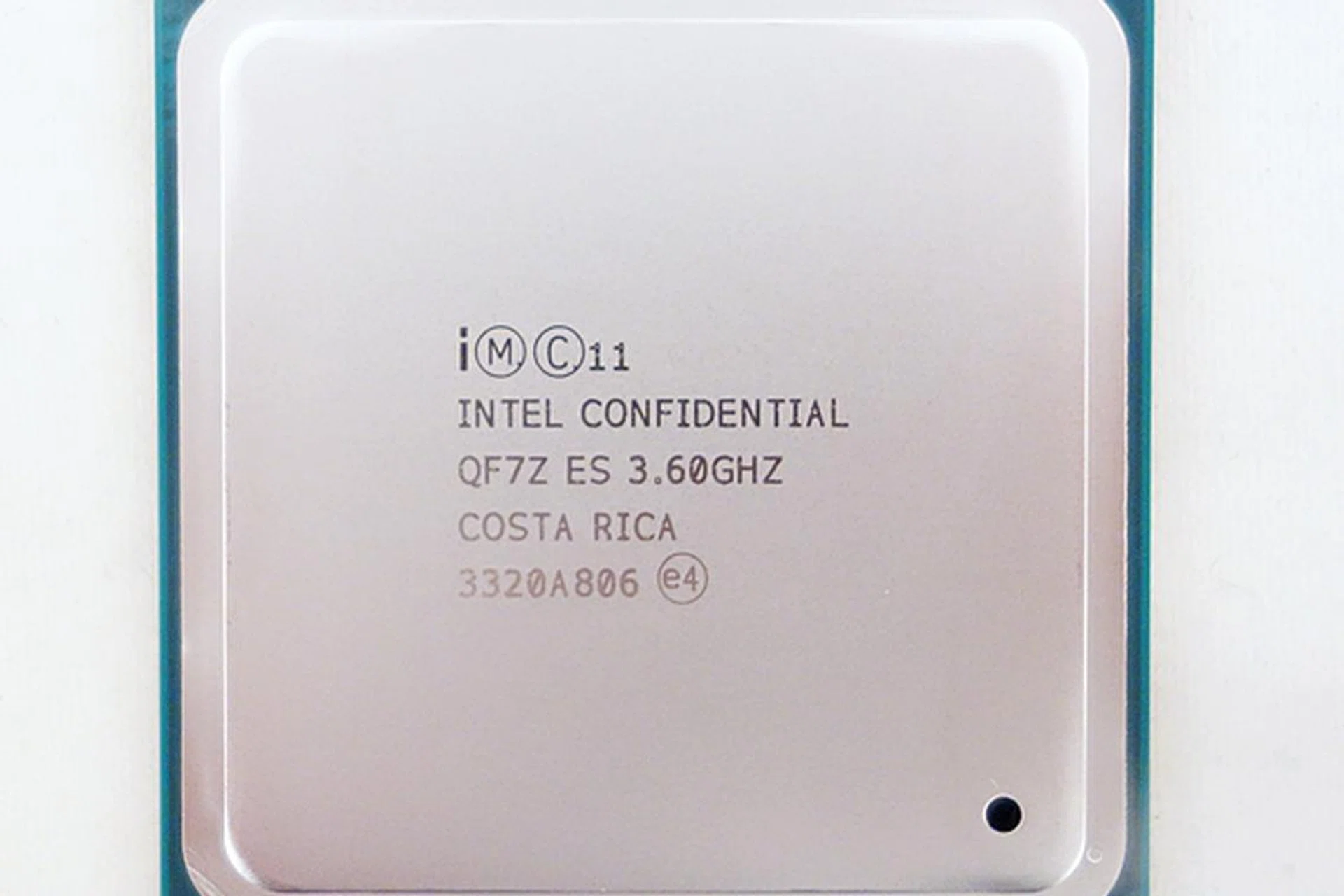 The Intel Core i7-4960X "Ivy Bridge-E" processor boasts of a base clock speed of 3.6GHz, which can be turbo boosted to 4.0GHz. Its officially supported clock frequency for quad-channel memory modules has been increased to 1866MHz, as compared to the lower 1600MHz for the previous generation Sandy Bridge-E processors.