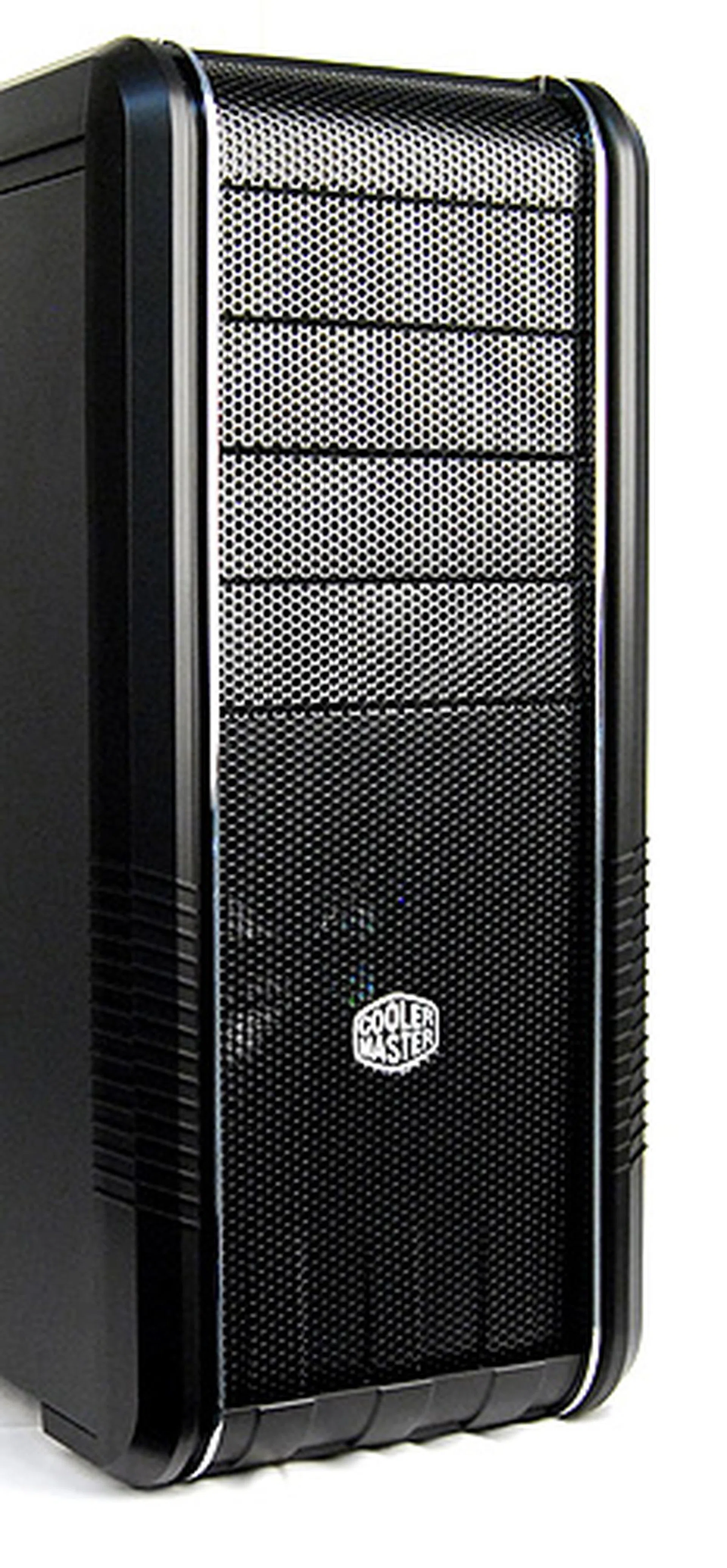 The front panel is made entirely out of mesh to ensure unrestricted air flow.