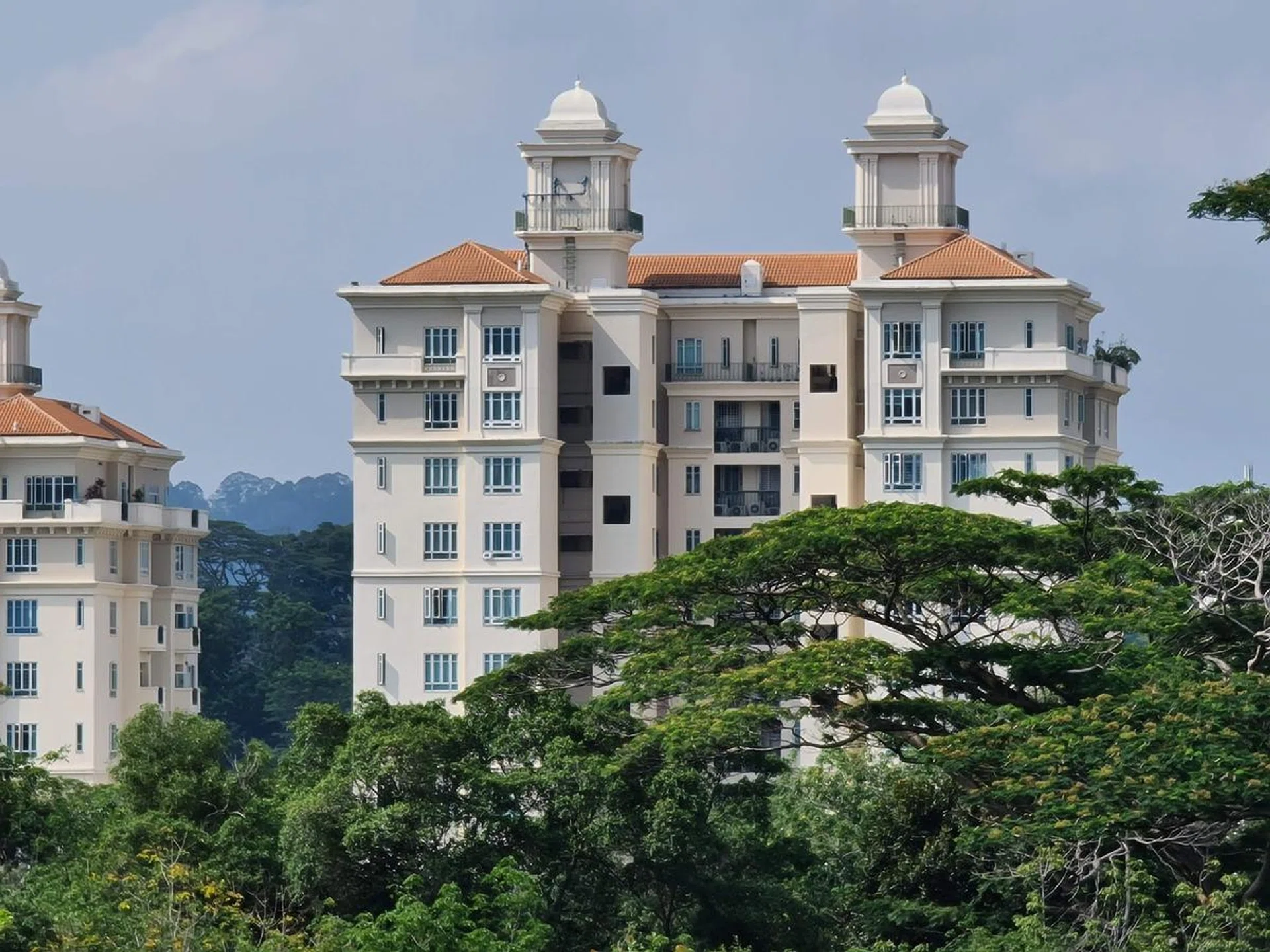 Galaxy S20 Ultra, 10x hybrid zoom. There's just a lot more detail, and the image is perfectly usable.