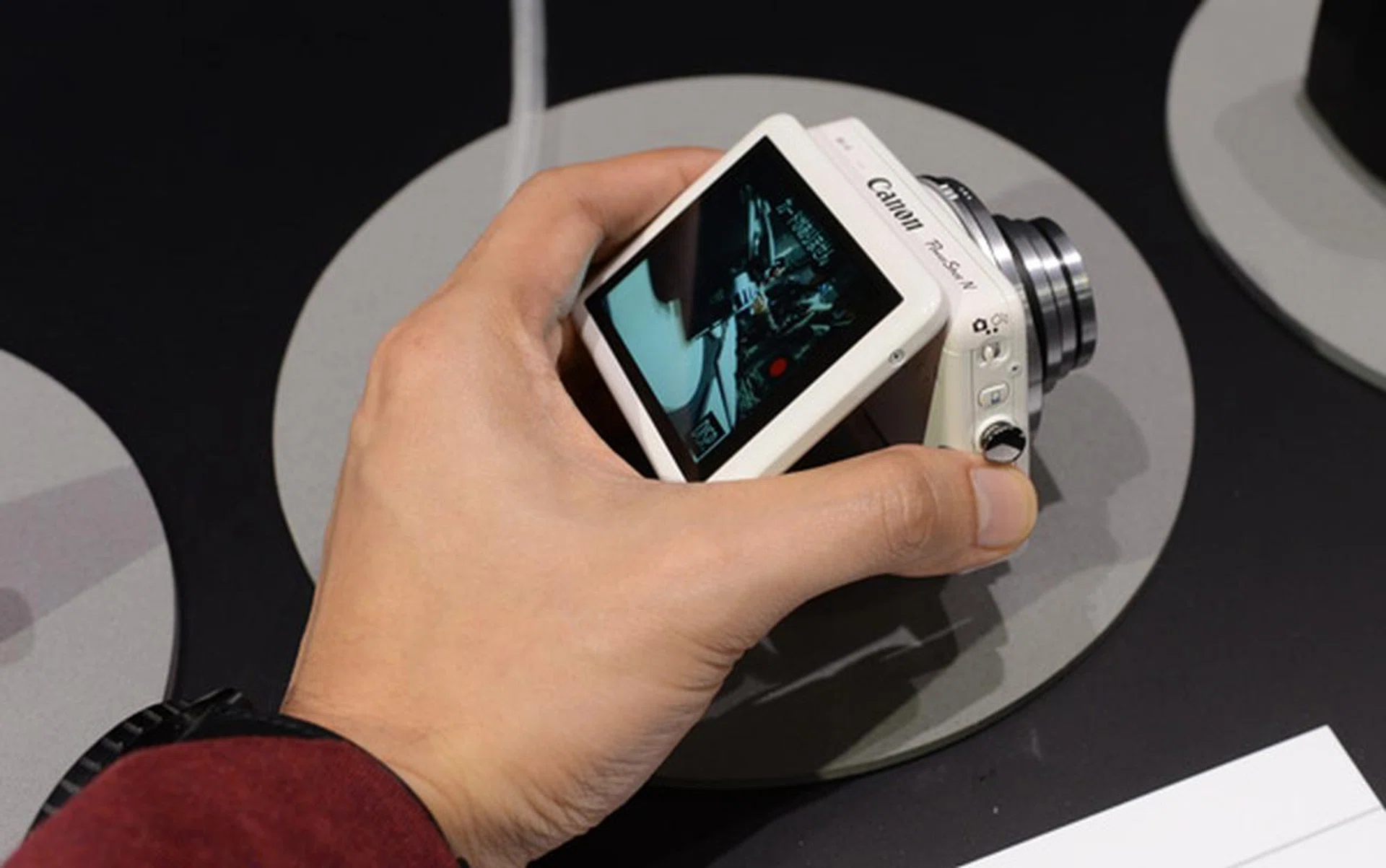 The PowerShot N is really petite!