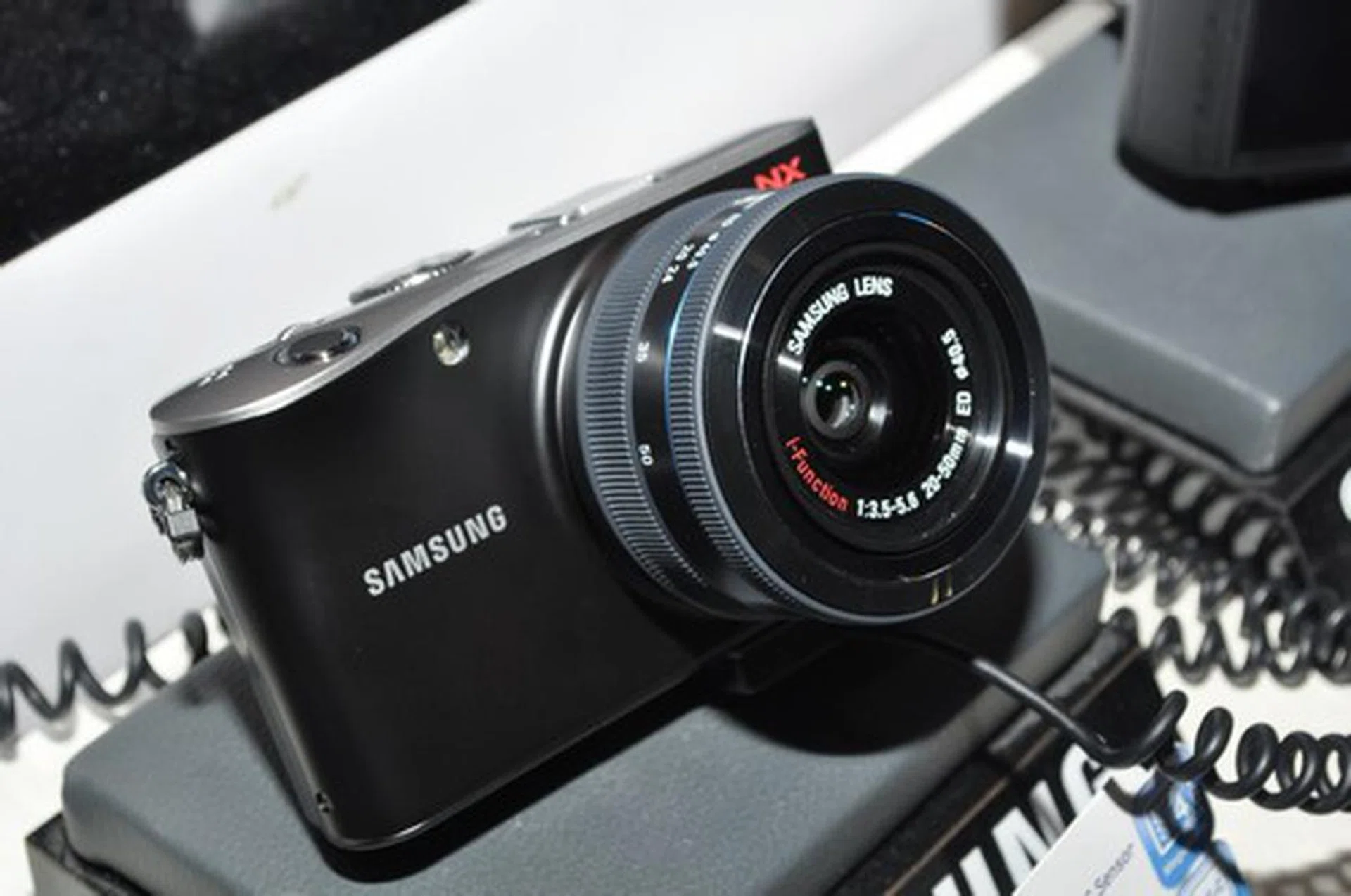 The Samsung NX100 with 20-50mm kit lens is selling for $849 (U.P. $949), while the 20-50mm and 20mm twin kit lens package is selling for $999 (U.P. $1448).