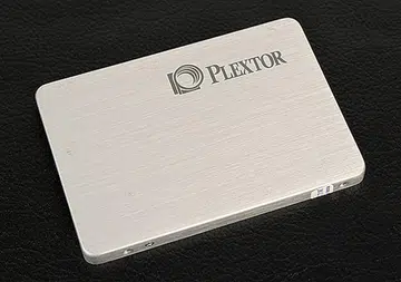 The new Plextor M5 Pro is a simple-looking SSD with a brushed aluminum cover. Like most SSDs, it comes in a 7mm form factor so it'll fit into notebooks with ease.
