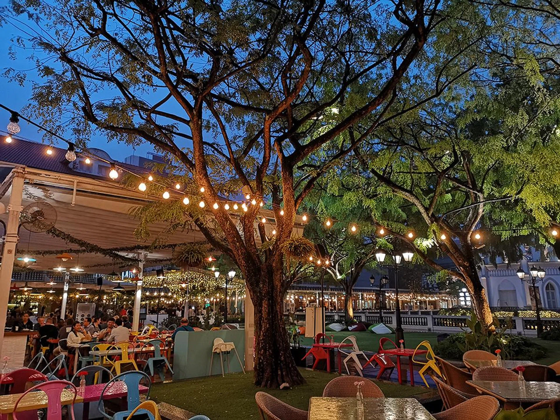 Huawei P20 Pro. f/1.8 at 3.95mm, 1/25 sec, ISO 320.