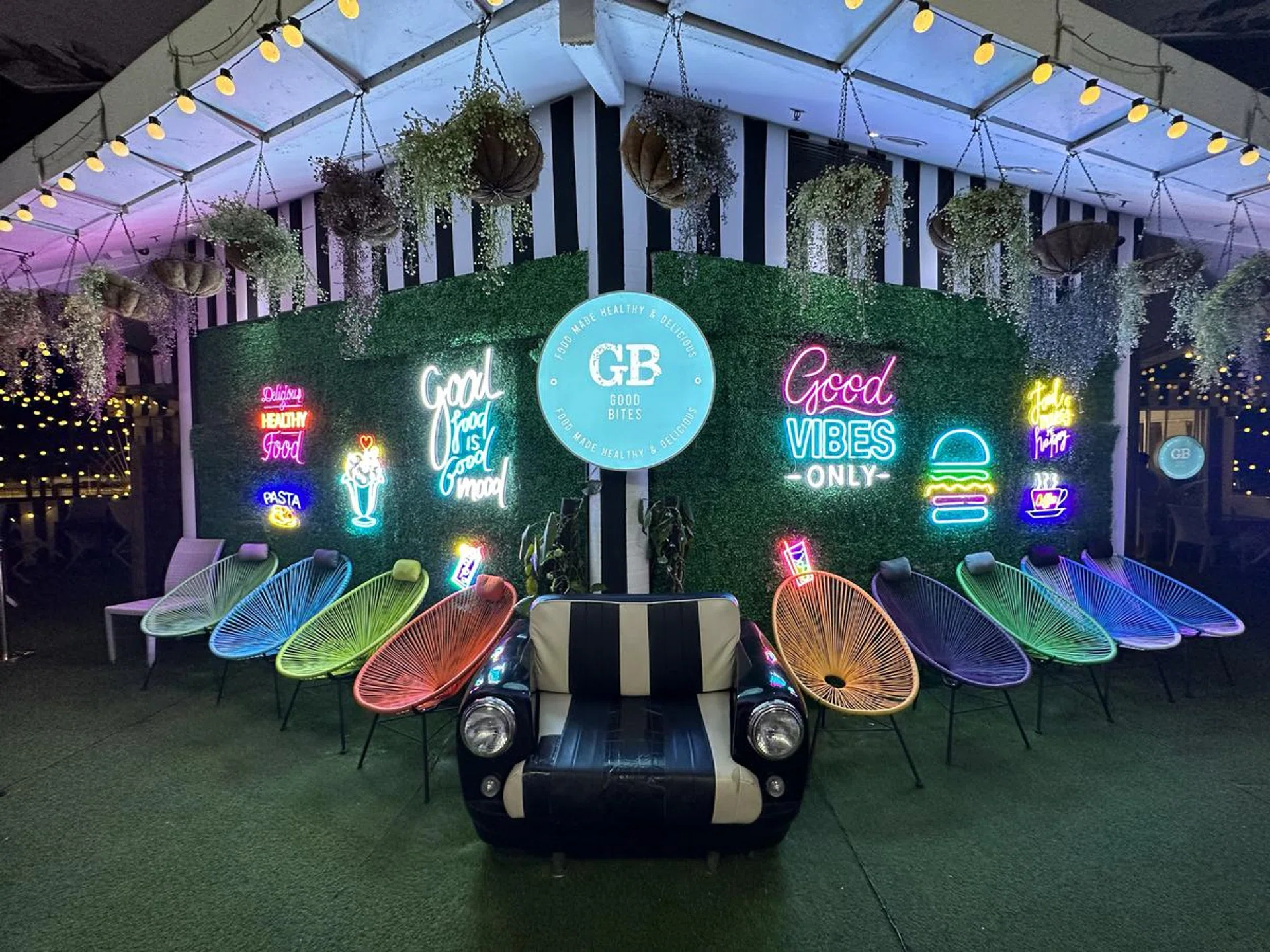 Taken with the iPhone 14 Pro Max's ultra wide camera. Night mode was not activated. Click to see the image in its full resolution.