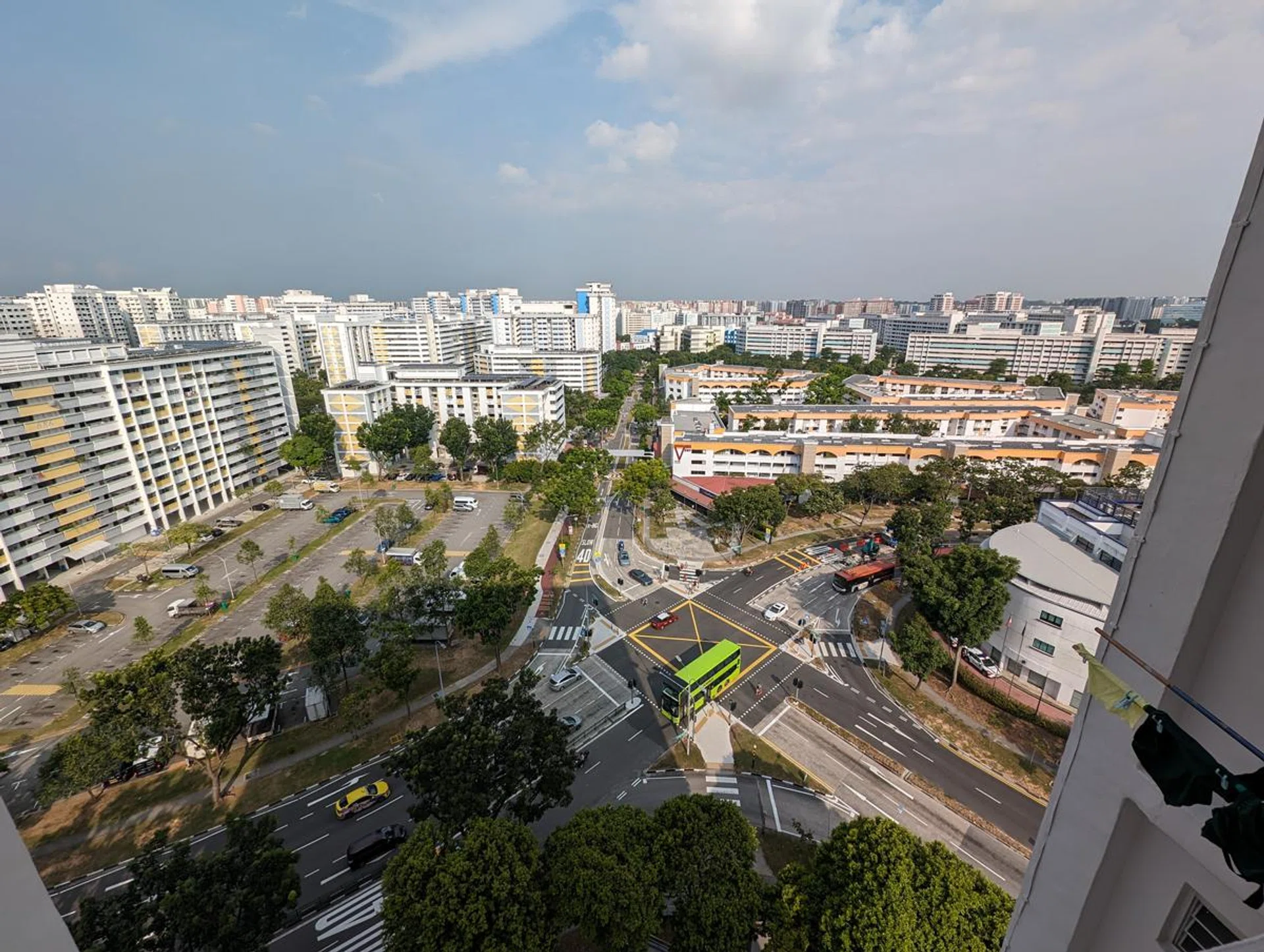 Google Pixel 8, ultra-wide.