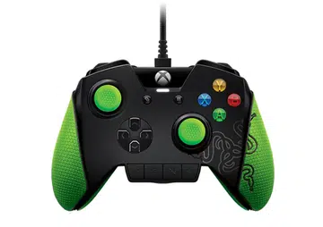 The Razer Wildcat controller for the Xbox One comes with programmable shoulder and trigger buttons and four Quick Control Panel buttons for faster access to various settings. (Image Source: Razer)