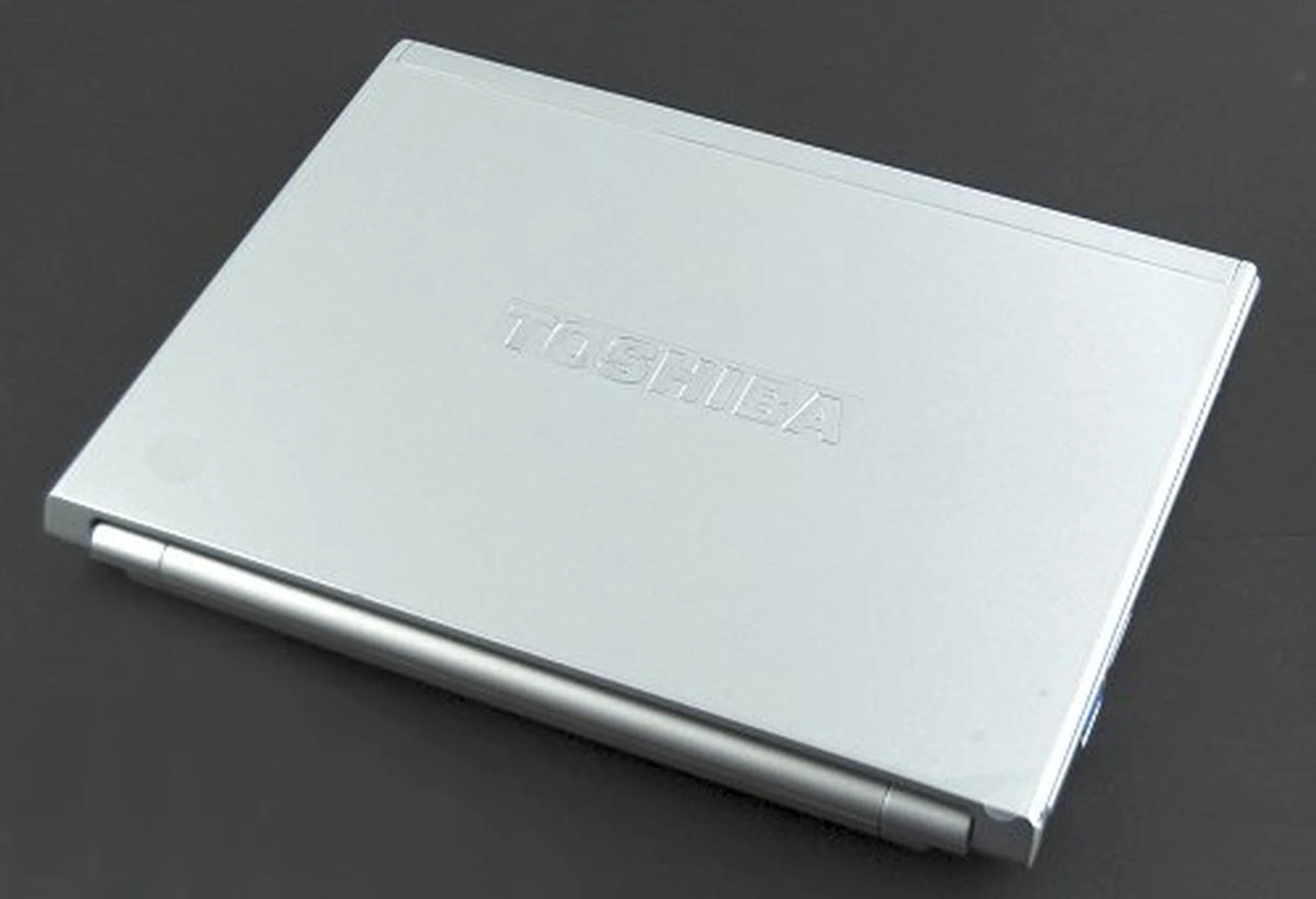 Toshiba Portege R600: Defying Gravity | HardwareZone Singapore
