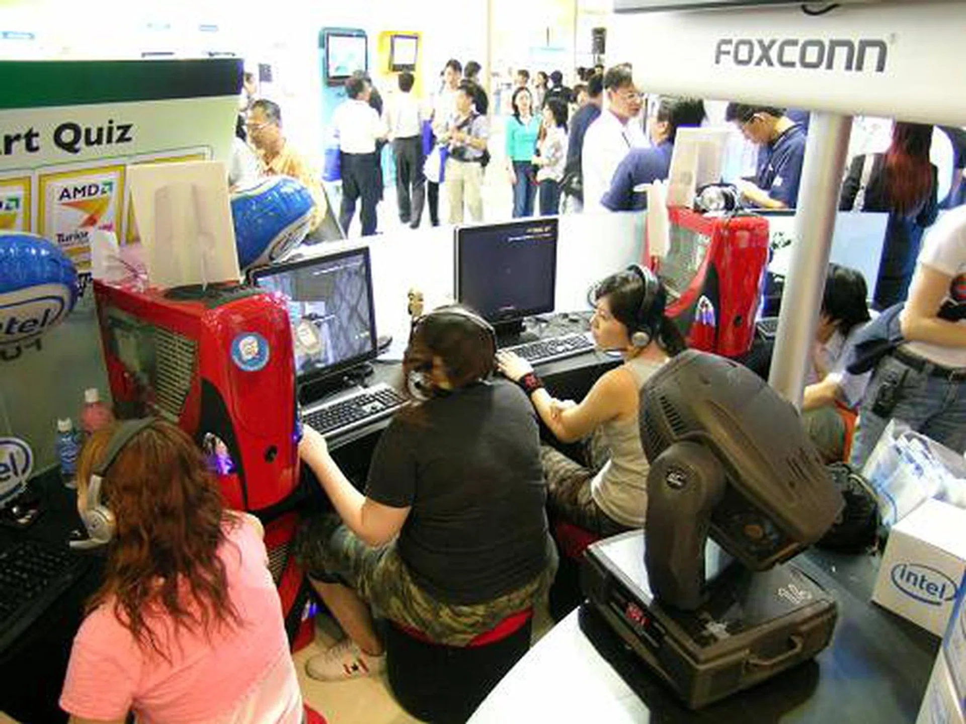 And to the right, team cyzak3n.