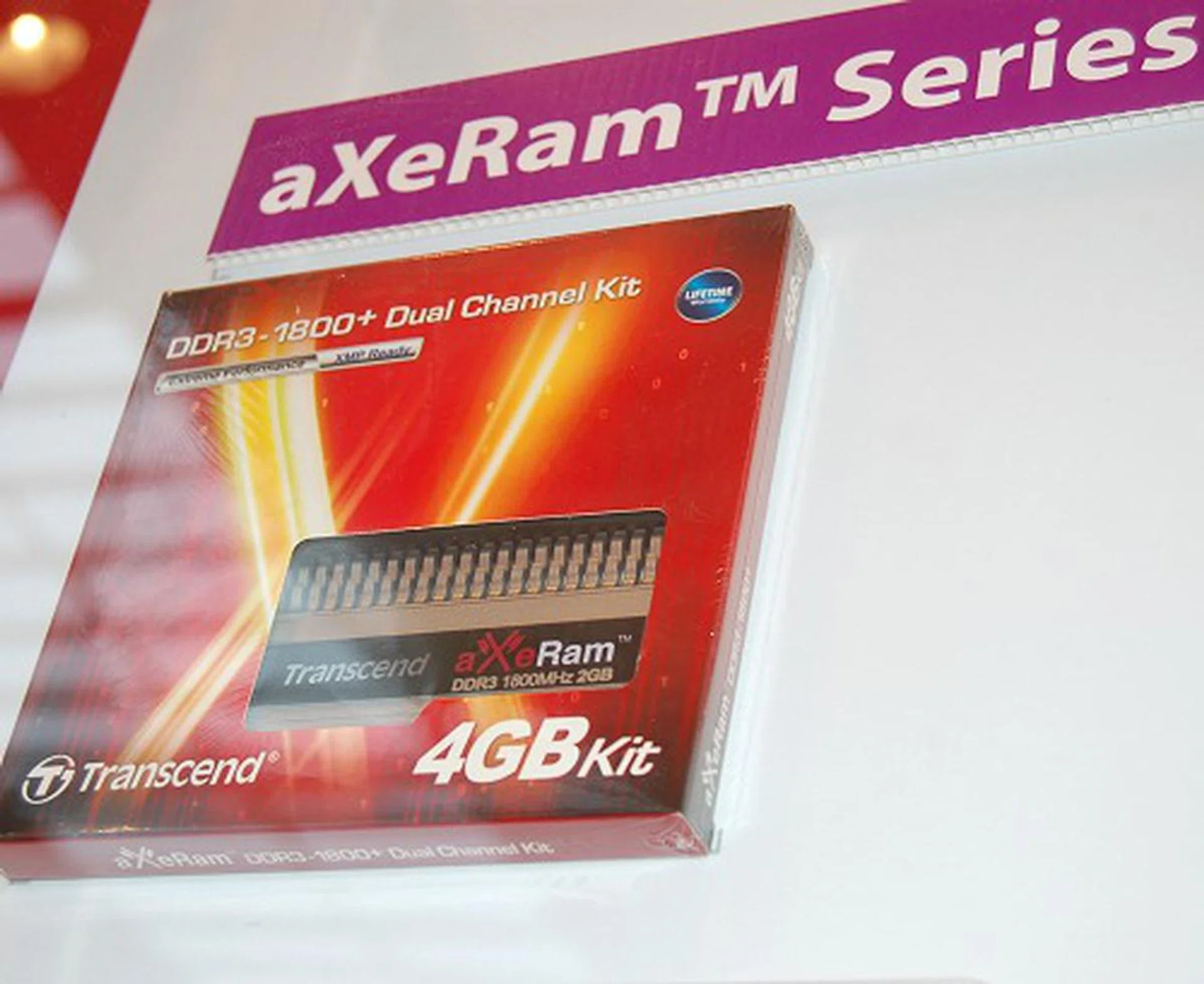  This is Transcent's top overclocking memory modules with speeds rated for up to DDR3-1800 at just 1.8V. It sports aluminum heatsinks with cooling fins, support Intel XMP and has a manufacturer rated timing of 8-8-8-24 at DDR3-1800.