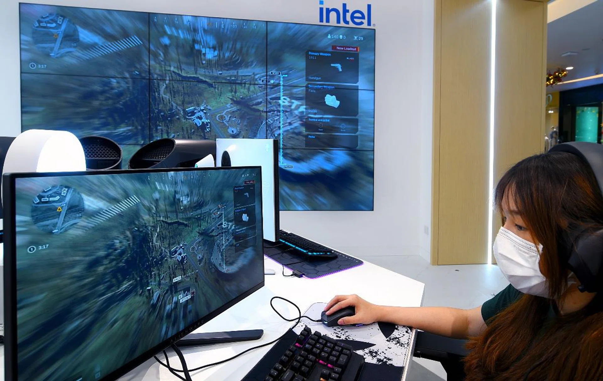 Get hands-on with Dell products. Image source: Dell. 