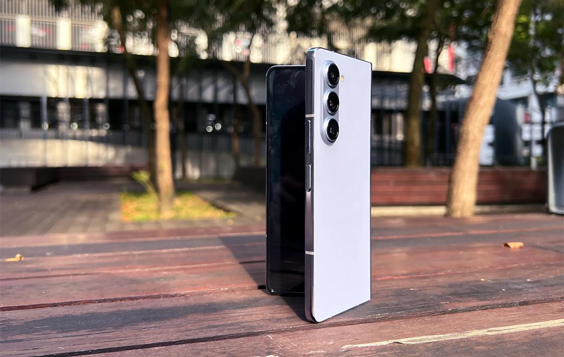 Samsung Galaxy Z Fold5, rear.