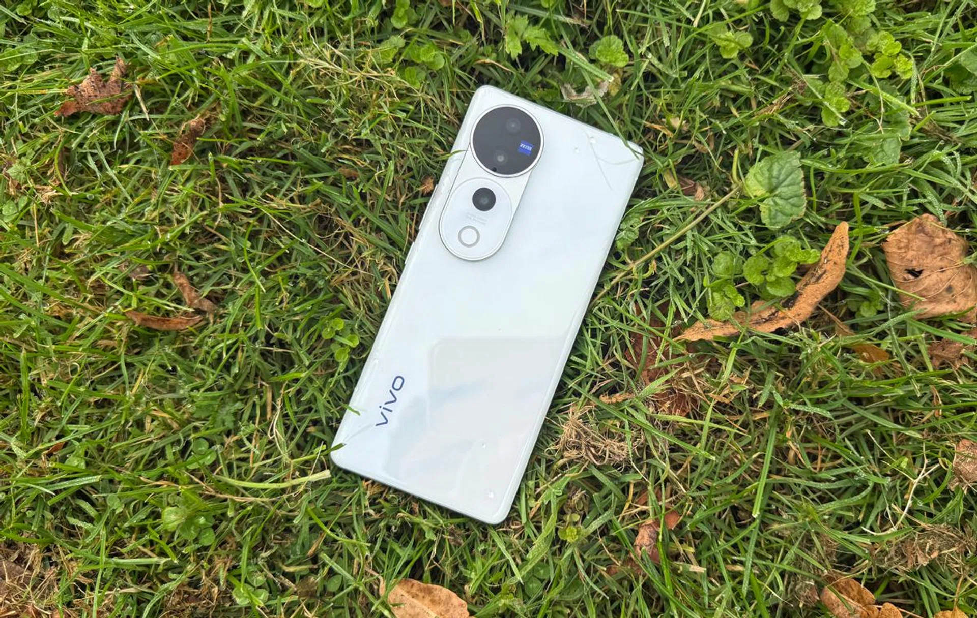 Vivo V40 Pro.