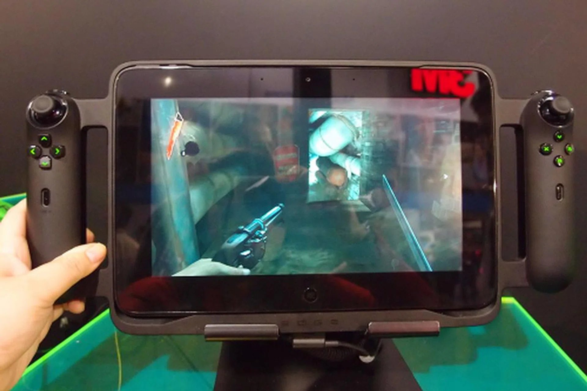 The handle attachments are now part of a separate Gamepad Controller peripheral.