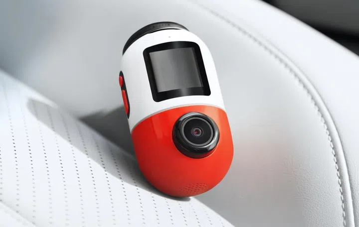 70mai's new Dash Cam Omni rotates to capture 360° views of your