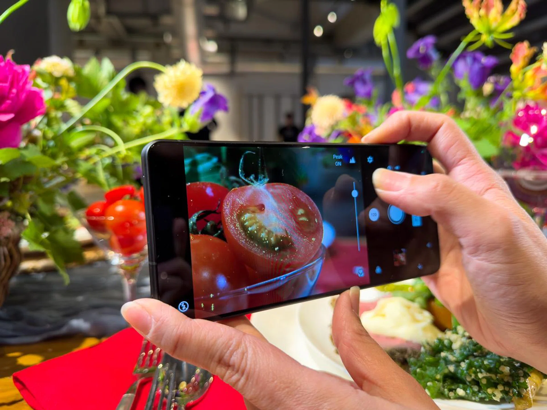Taking a tele-macro shot with the Xperia 1 VI, focus peaking in yellow.