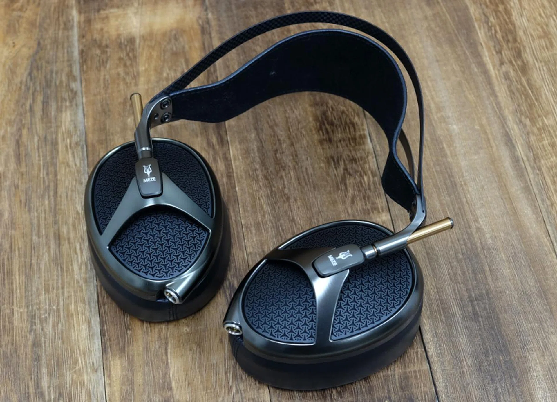 With its peerless build quality and excellent sound, the Empyrean is an impressive debut by Meze. However, nitpicking reveals some flaws that prevented it from being the outright best.