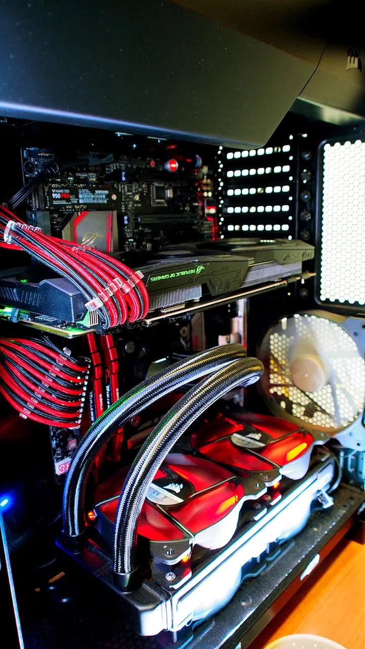 My goldfish memory did its best to recall all the components used in this custom-made PC.