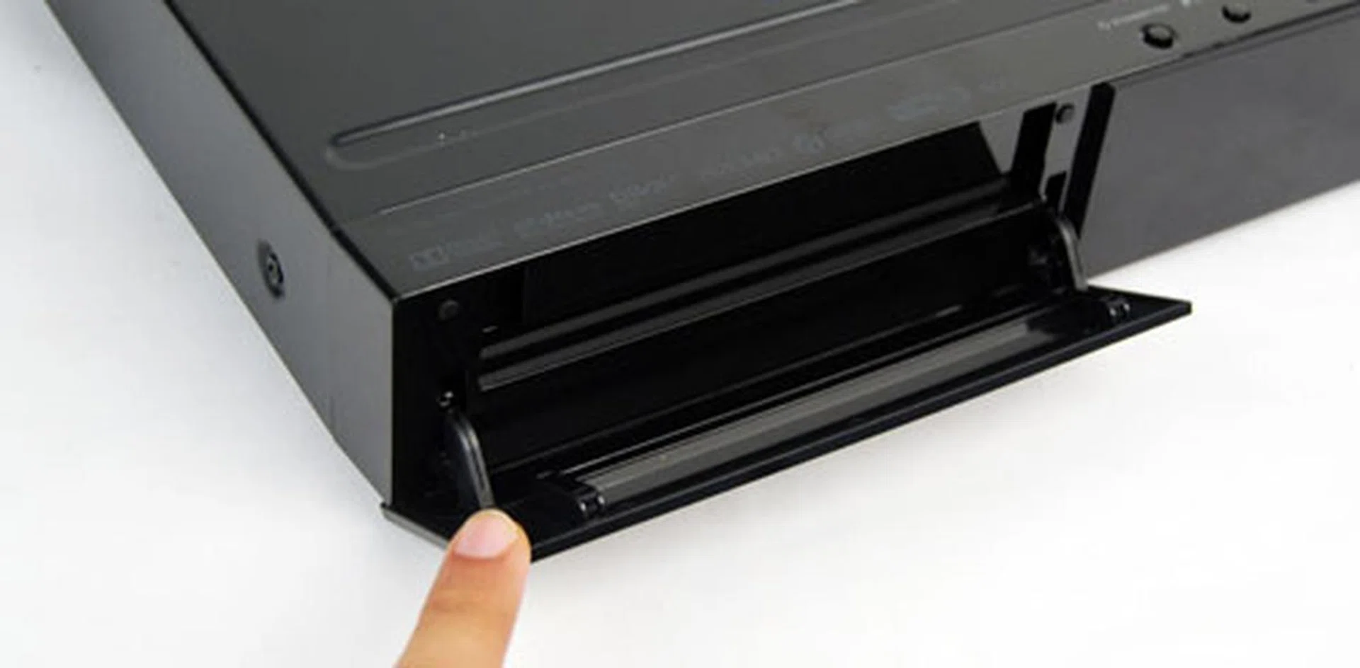 However the archaic disc tray load-out system has still been retained. 