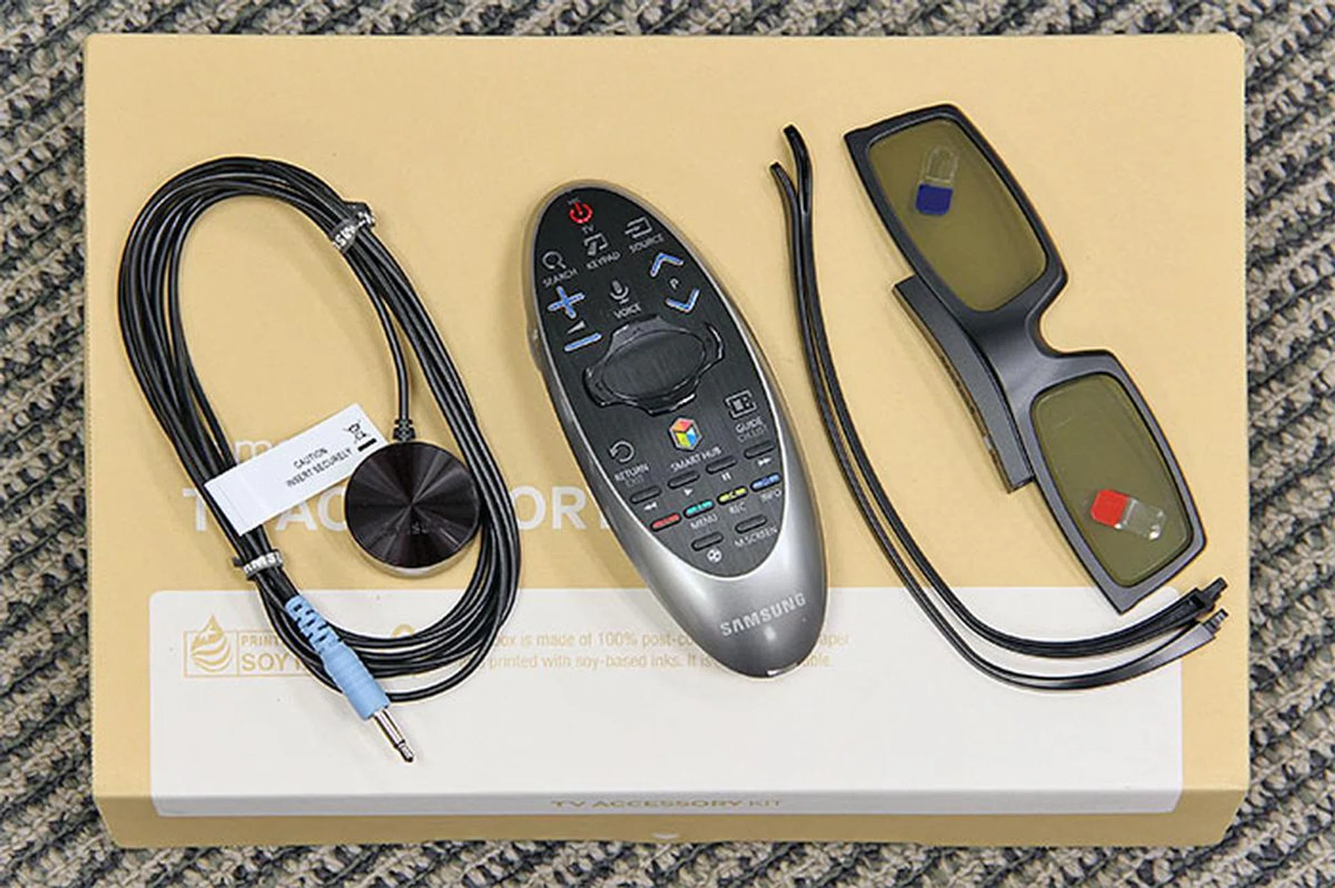 ...than the one that comes with the HU8500. By all accounts, the HU8500 is very much a high-end TV; but it's made to feel like a second-class citizen here.
