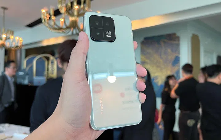 Xiaomi 13.
