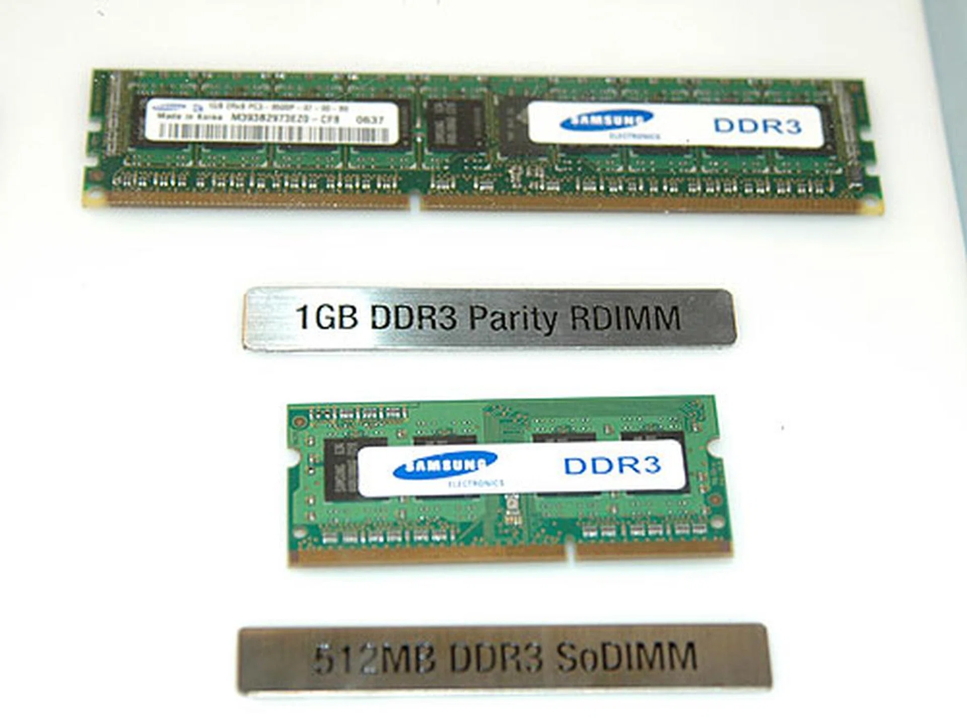 There will be DDR3 for SO-DIMMs too.