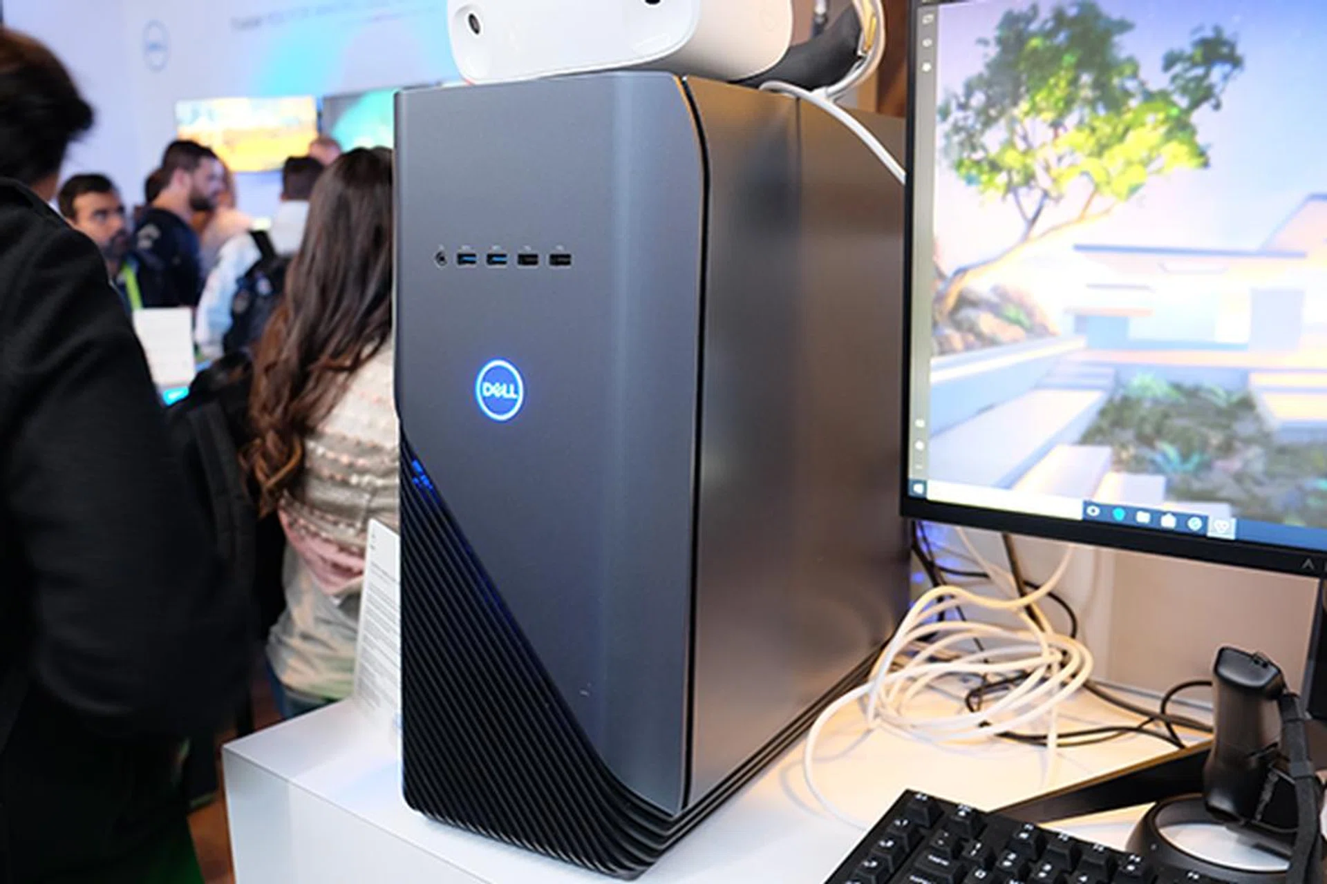 One of the cheapest ticket into VR. The Dell Inspiron 5000 Gaming will start at US$799.