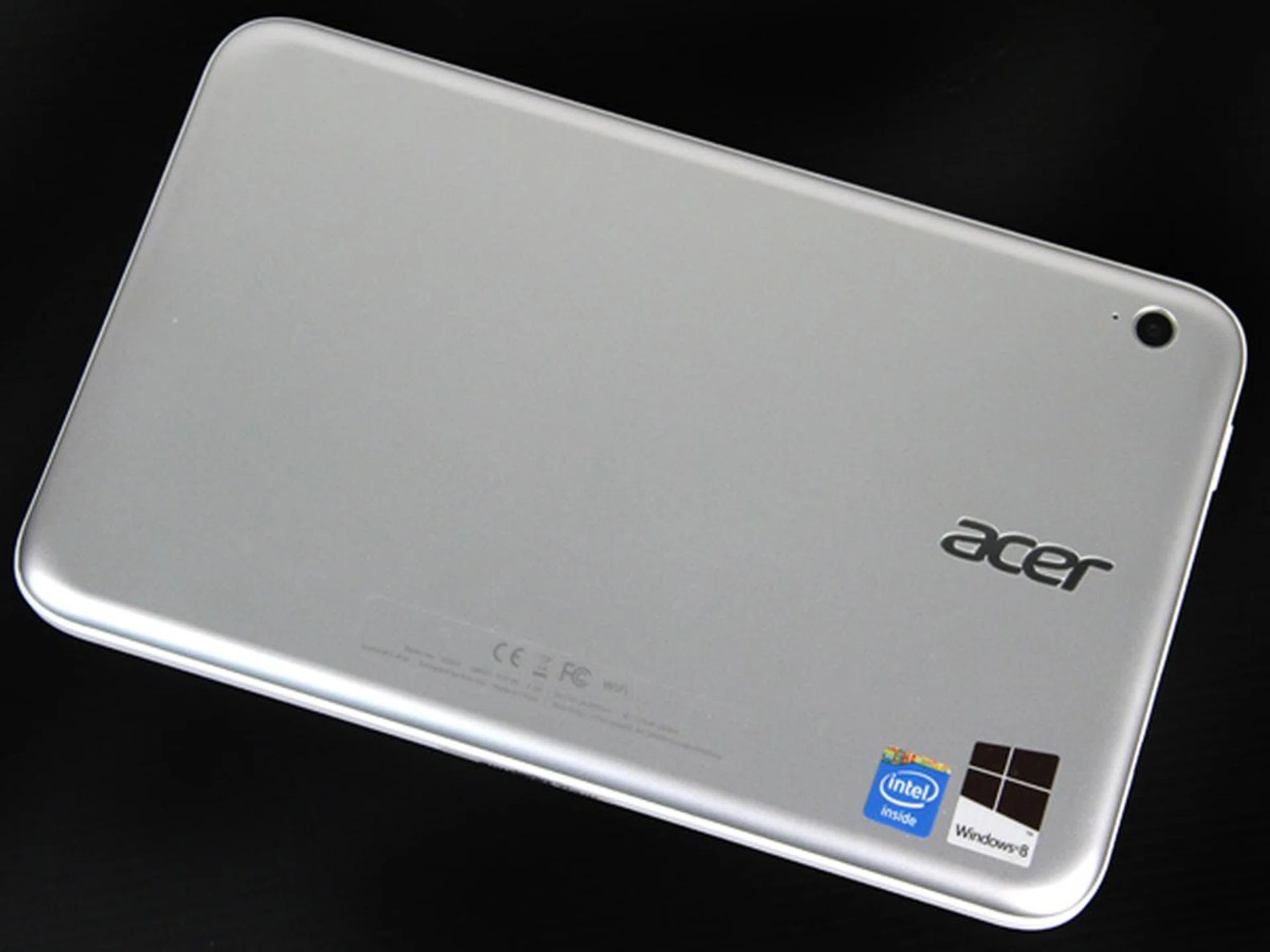 The rear of the W3 is finished in a metallic silver. It's not too bad from far away, but you can tell it's plastic when you get near.