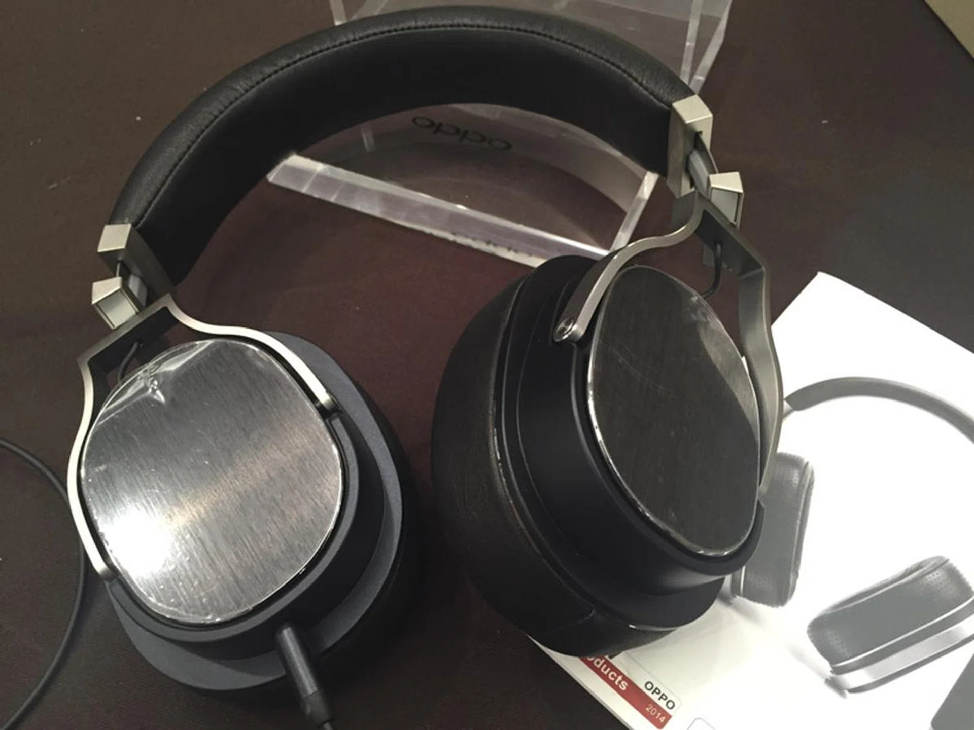 The Oppo PM-3 feature planar magnetic drivers for great sound.