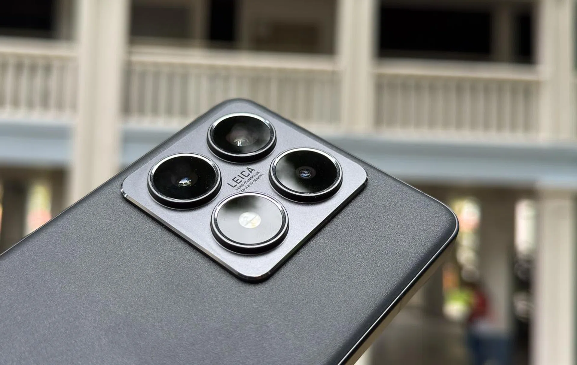 The camera bump looks sleeker. Photo: HWZ.