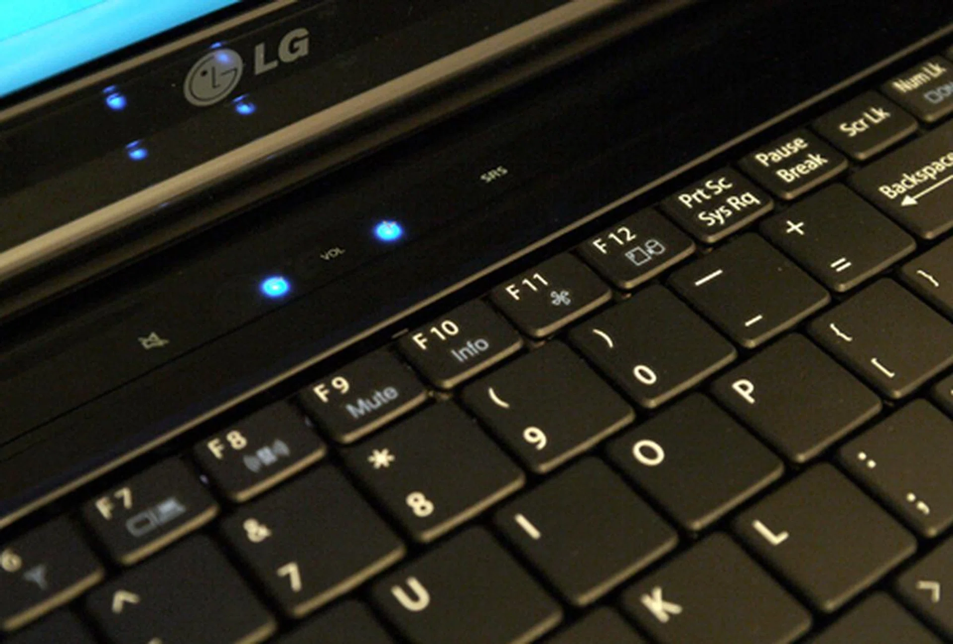 See those little blue LEDs? They come on every time you touch the touch-sensitive volume controls. Other than that, they are simply little blue orbs which don't seem to serve any practical purpose.