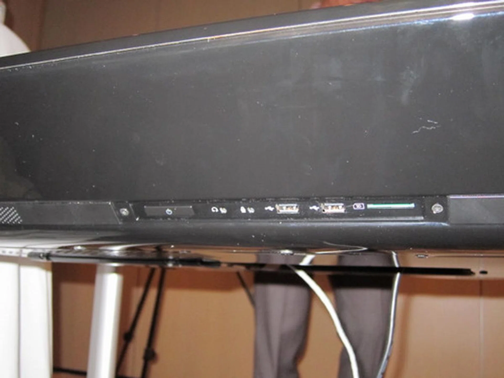 Connectivity isn't going to be an issue as you can see many common inputs to the SUR40, which also includes Bluetooth and Wi-Fi.