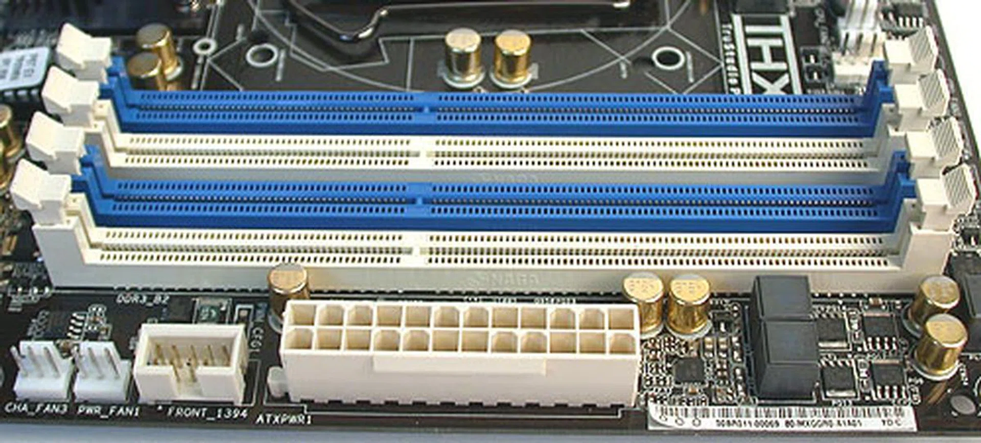 The dual-channel DDR3 DIMMs support up to 32GB of memory, and an overclocked frequency of 2133MHz.