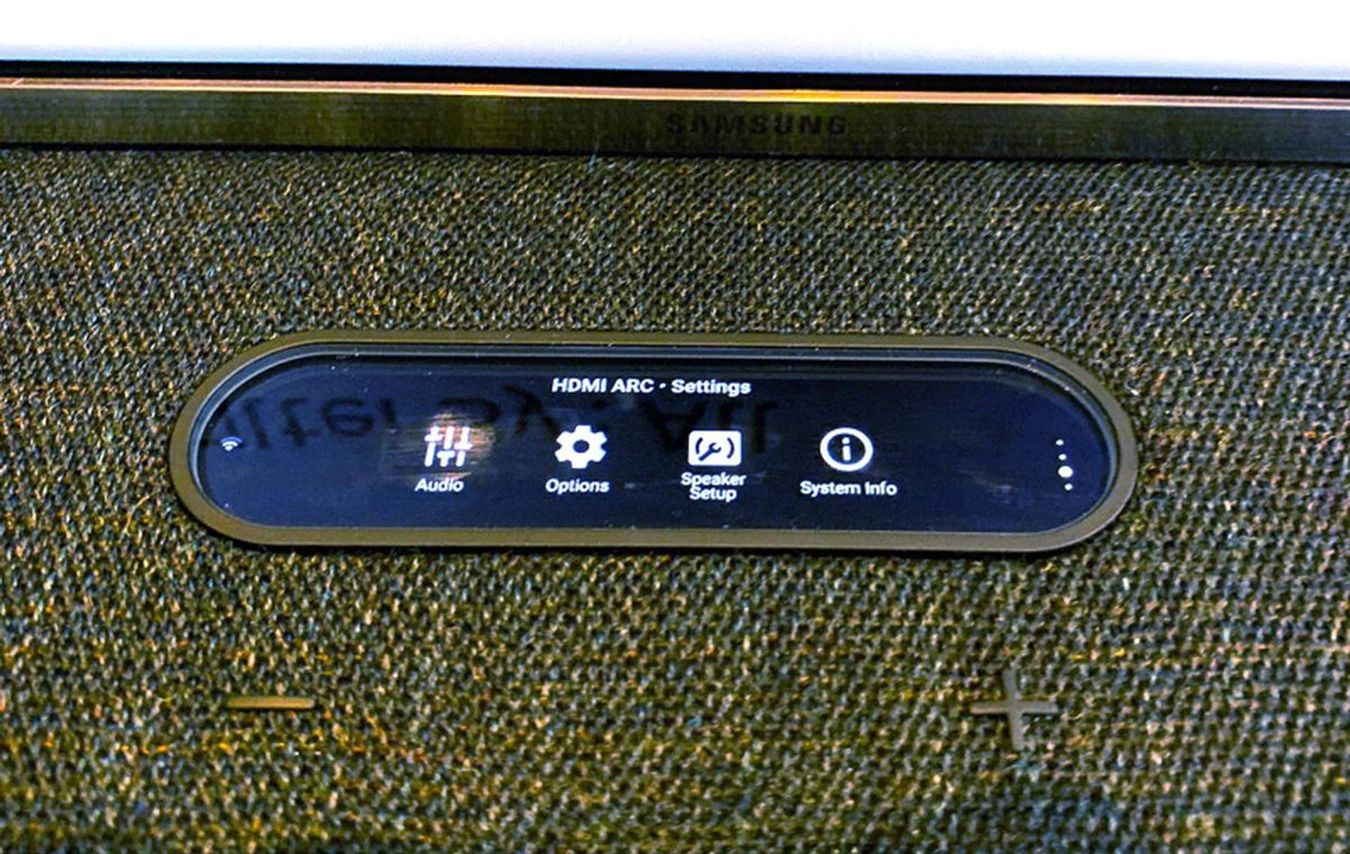 A small touchscreen LCD lets you take control of your Citation Sound bar.