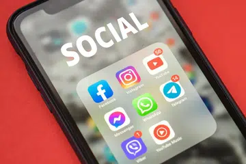 Singapore app user behaviour (Android, iOS) 2025