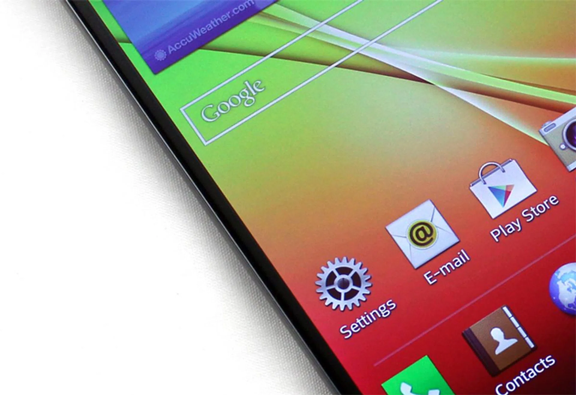LG's Dual Routing technology allows for an insanely thin 2.65mm bezel.