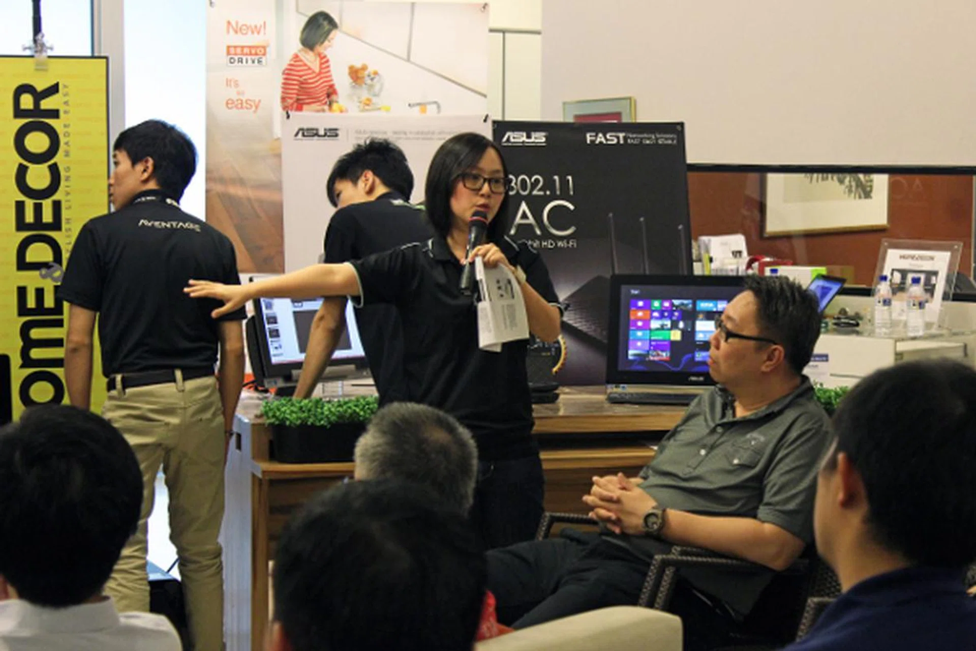Michelle from ASUS gave a demonstration of the capabilities of their various personal entertainment and networking products and how they converge to offer a connected AV set-up.