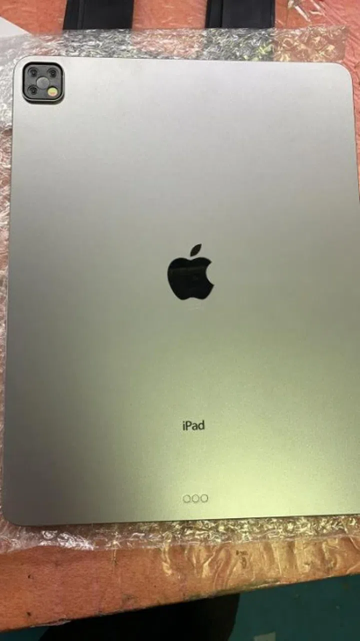 A purported 2019 iPad Pro dummy unit. <br>Image source: Sonny Dickson